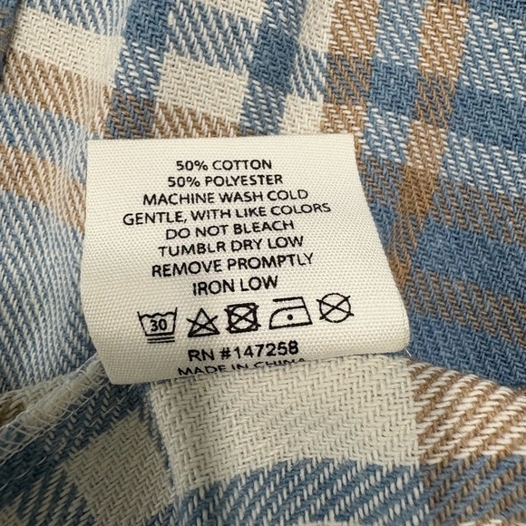 Simply southern men’s flannel. Button up shirt. Size medium. - Picture 5 of 8